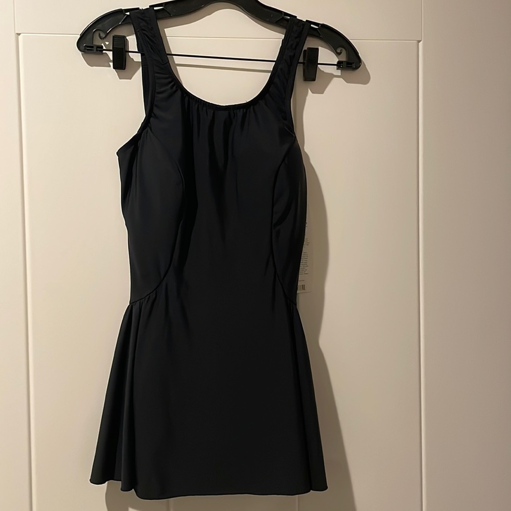 t.h.e. Swimdress NWT